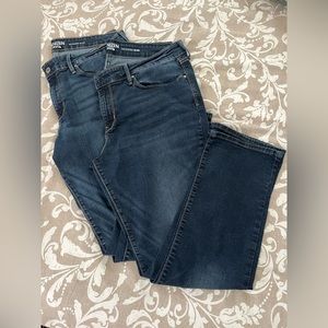 2 pair Denizen Levi Modern Slim jean